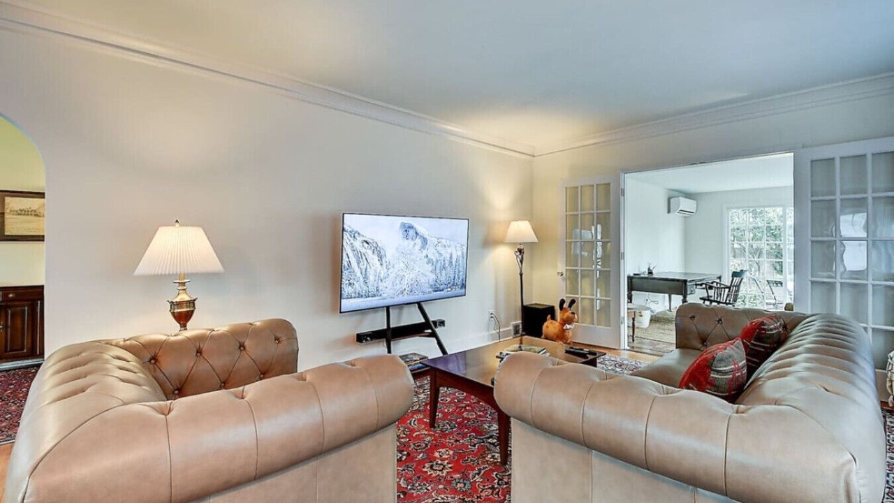 Photo of Livingroom in Meridian-Kessler