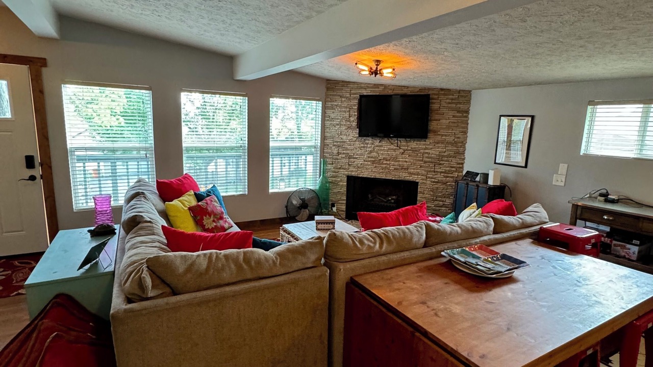 Photo of Livingroom in Monticello