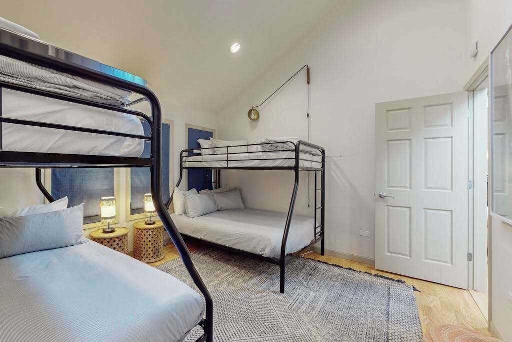 Photo of Bedroom in Lakeside