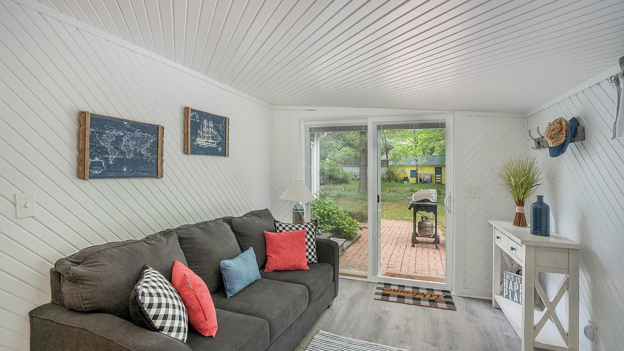 Photo of Livingroom in Shorewood-Tower Hills-Harbert