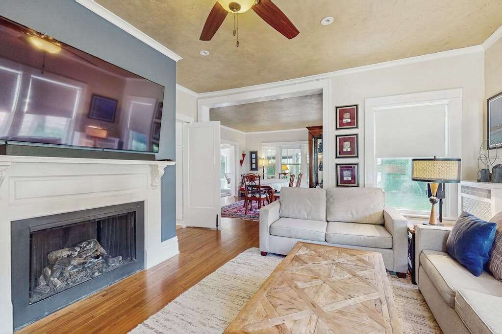 Photo of Livingroom in Saugatuck