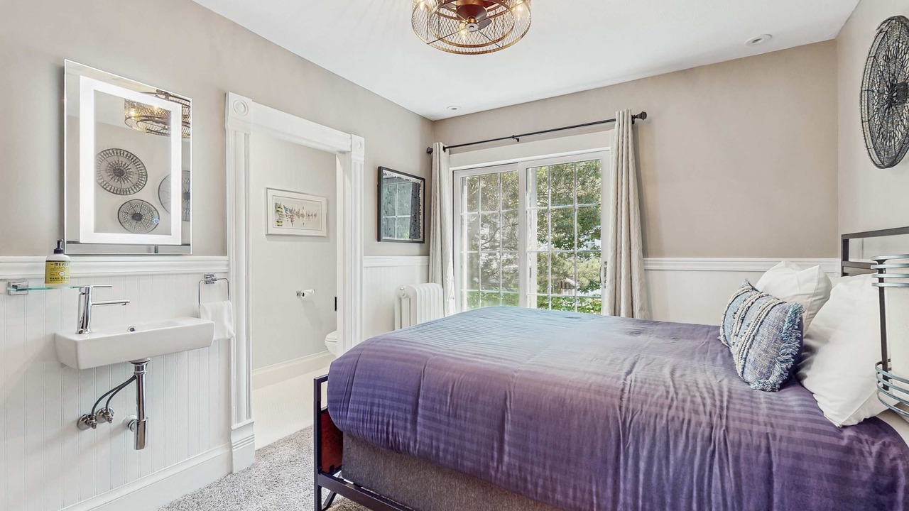 Photo of Bedroom in Saugatuck