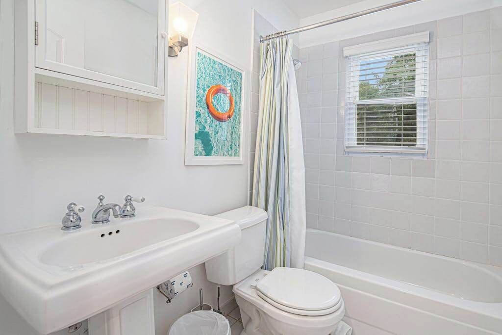 Photo of Bathroom in Lakeside