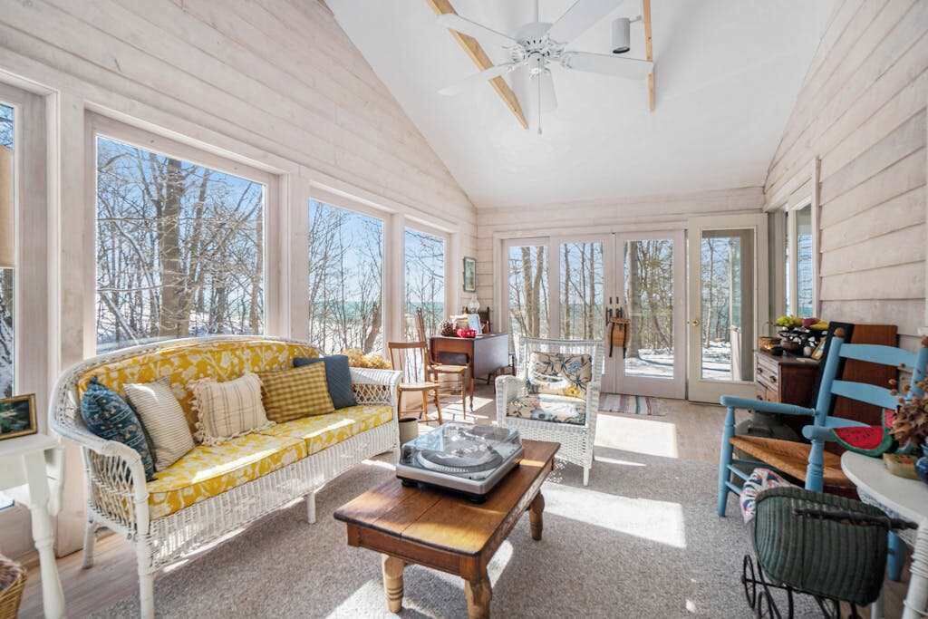 Photo of Livingroom in Glenn Haven Shores
