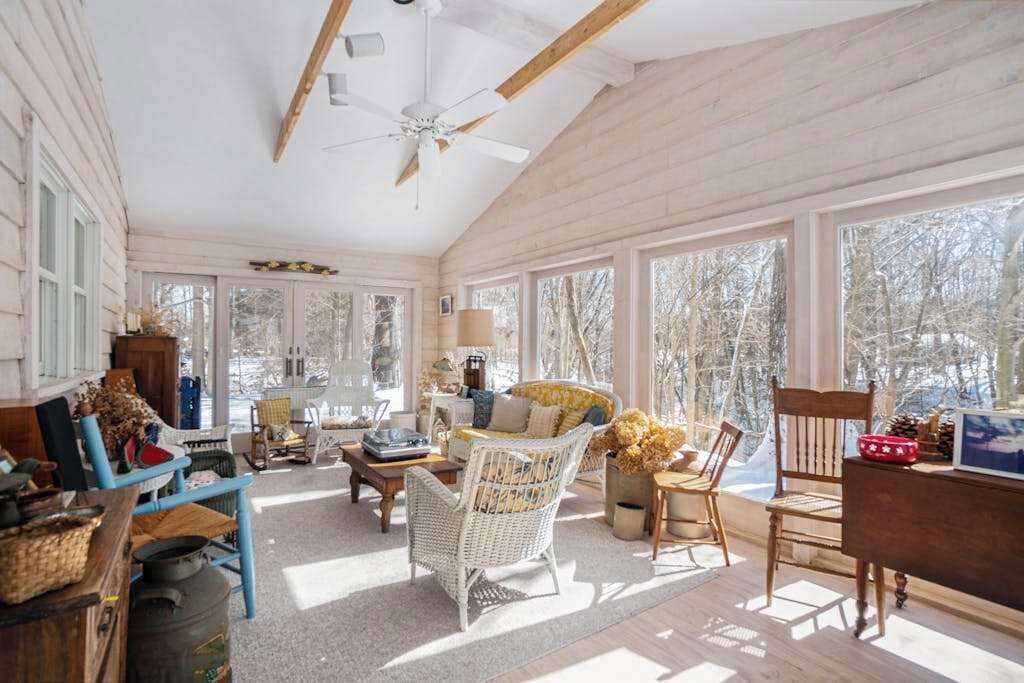 Photo of Livingroom in Glenn Haven Shores