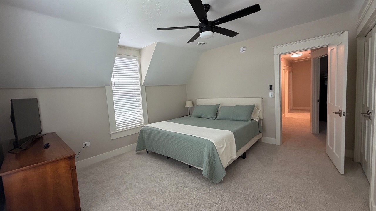 Photo of Bedroom in Montague