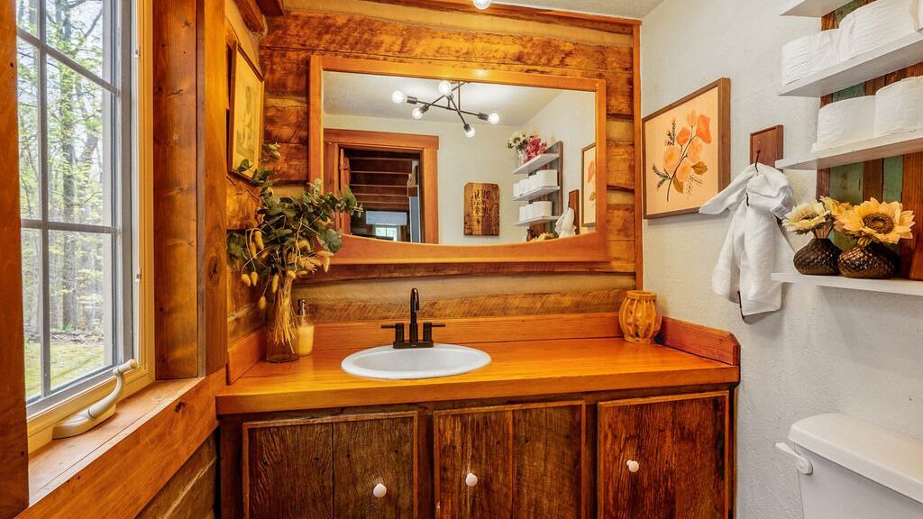 Photo of Bathroom in Helmsburg