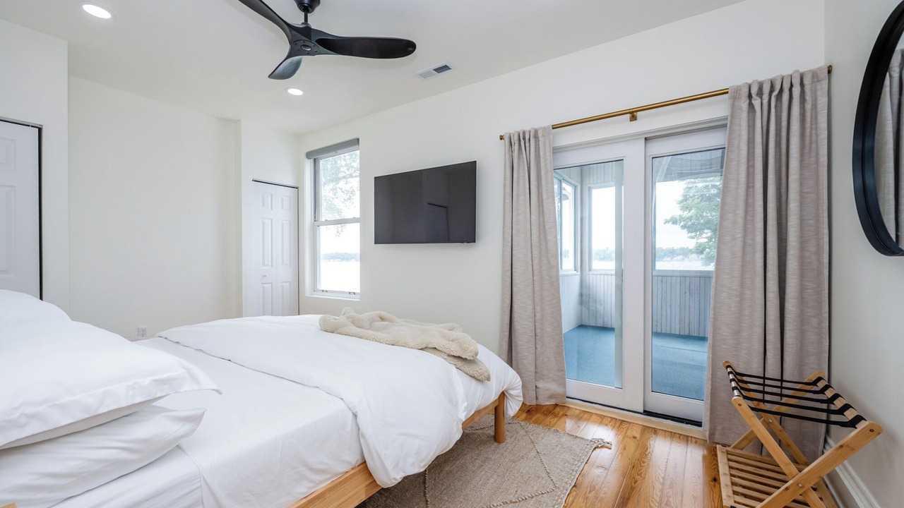 Photo of Bedroom in Paw Paw Lake