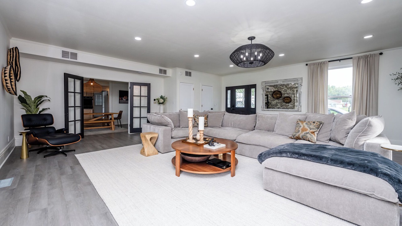 Photo of Livingroom in Paw Paw Lake