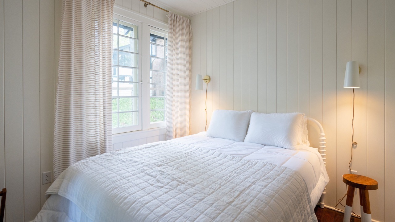 Photo of Bedroom in Macatawa