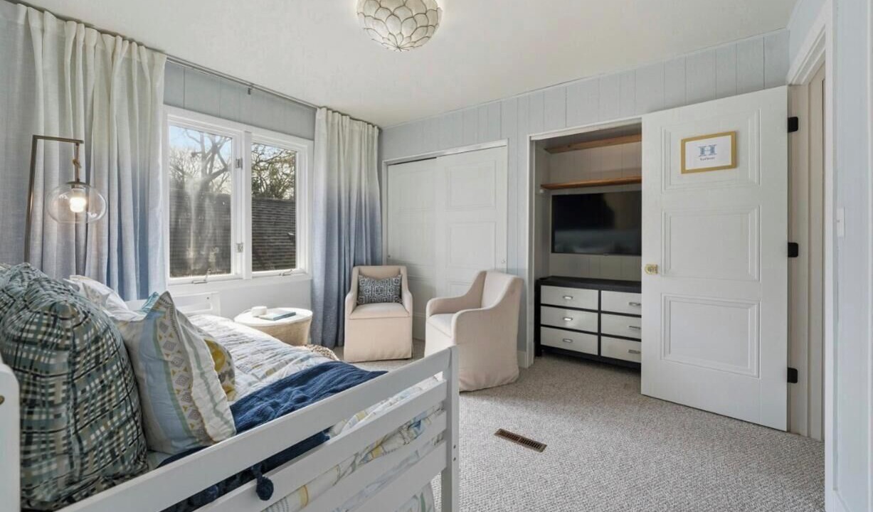 Photo of Bedroom in Grand Beach