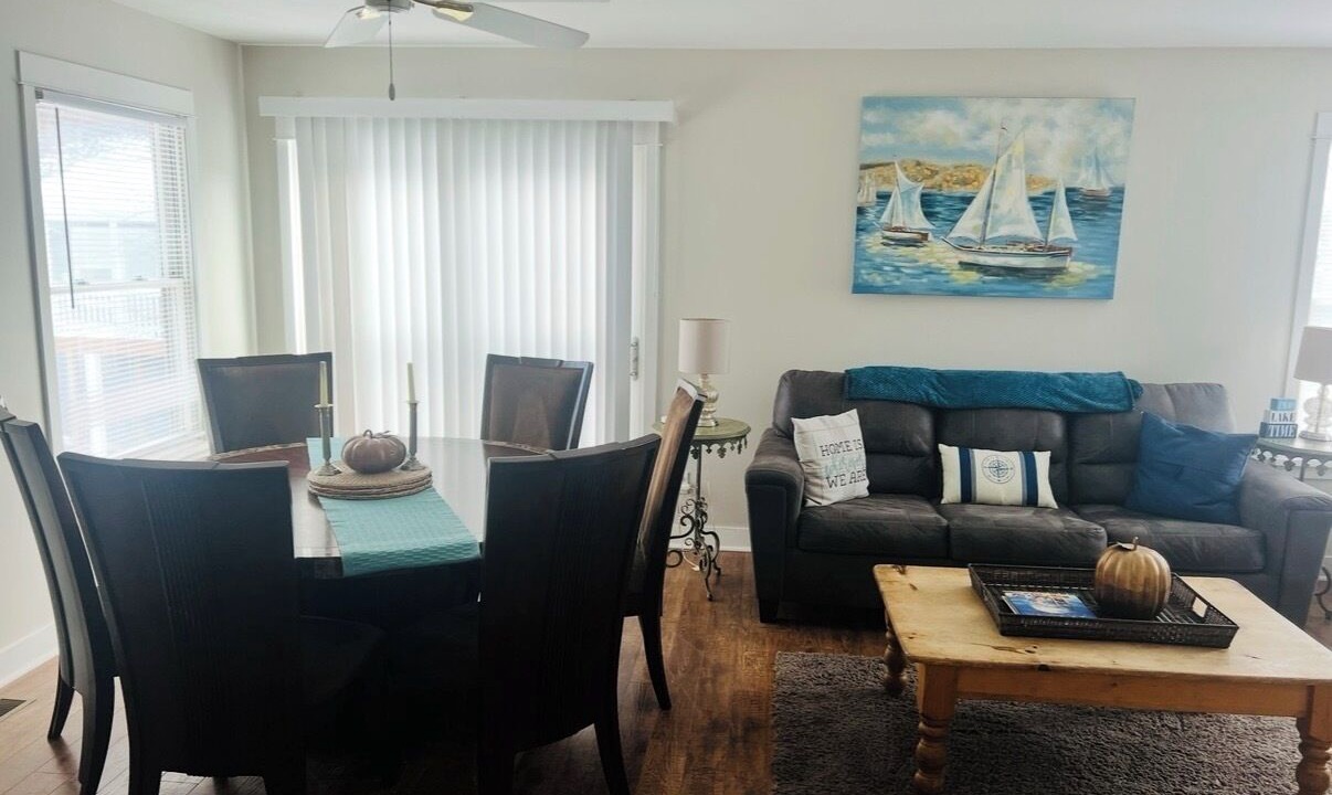 Photo of Livingroom in Michigan City