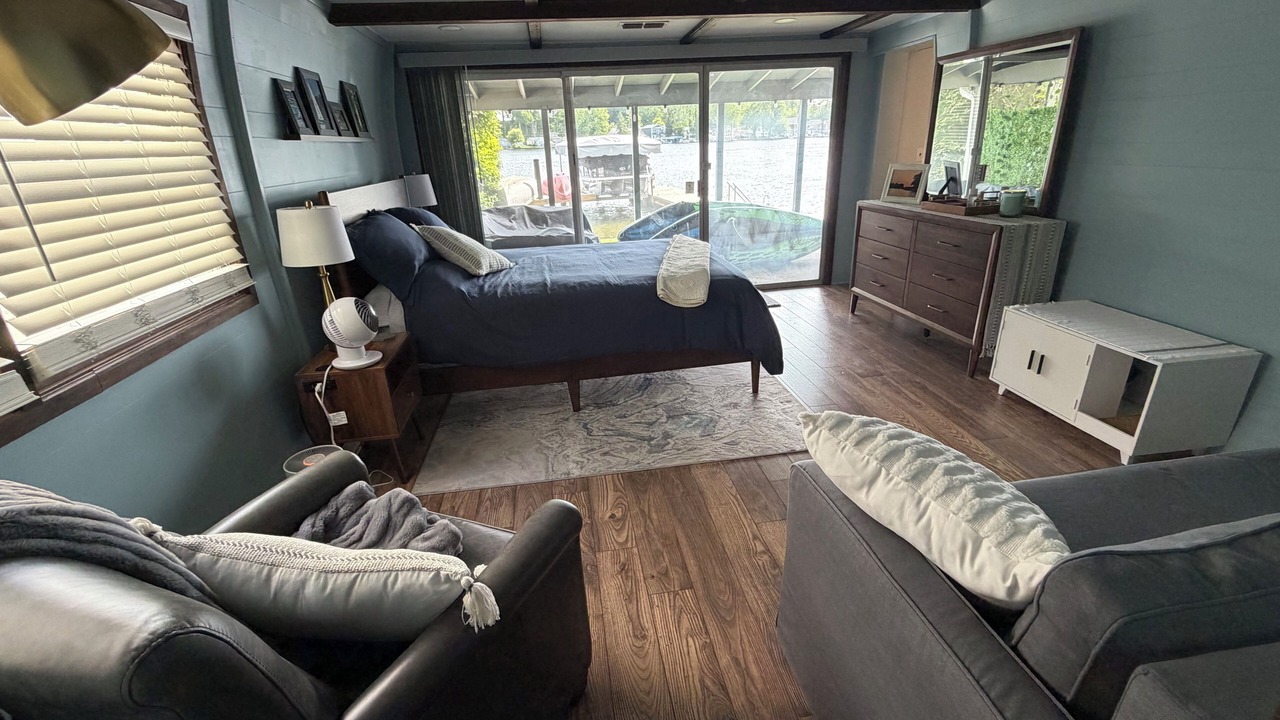 Photo of Bedroom in Paw Paw Lake