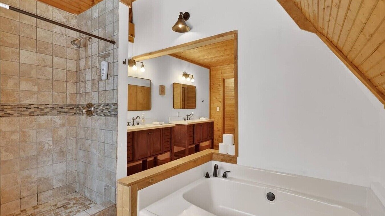 Photo of Bathroom in Smyrna