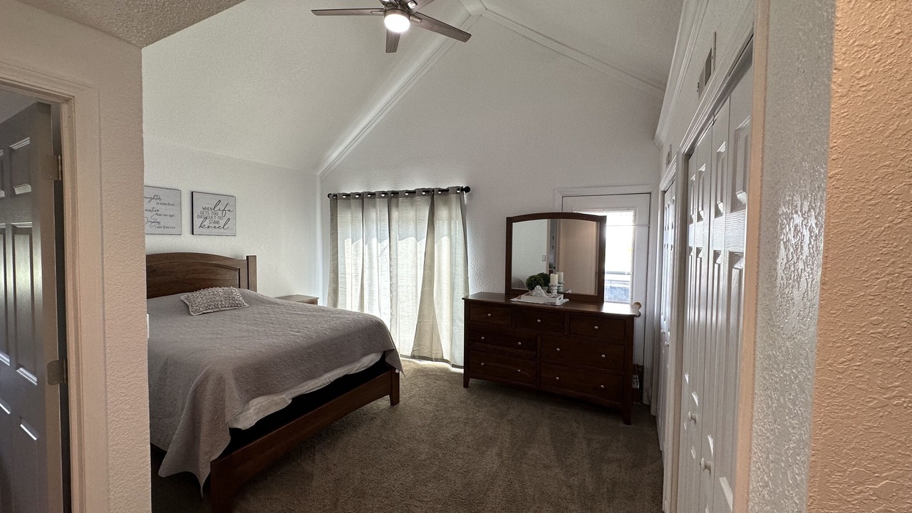 Photo of Bedroom in Nappanee