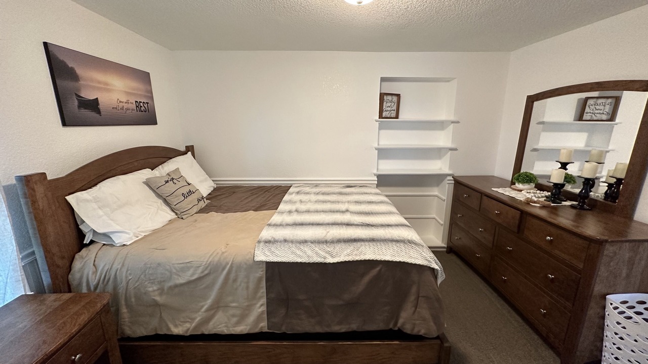 Photo of Bedroom in Nappanee