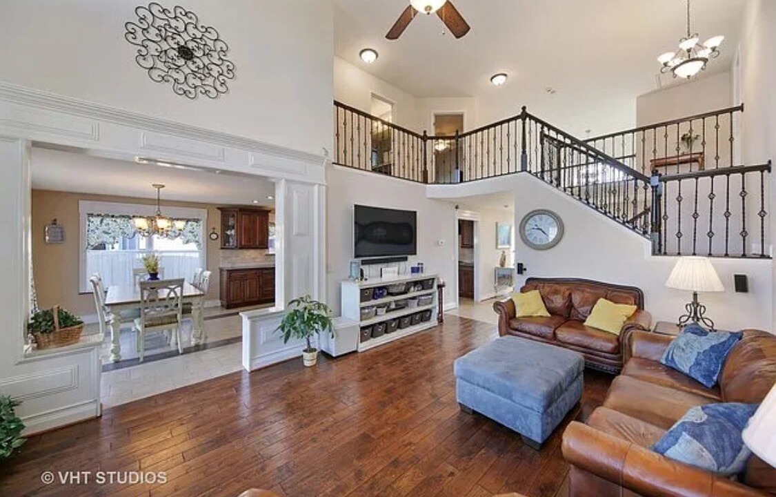Photo of Livingroom in Bolingbrook