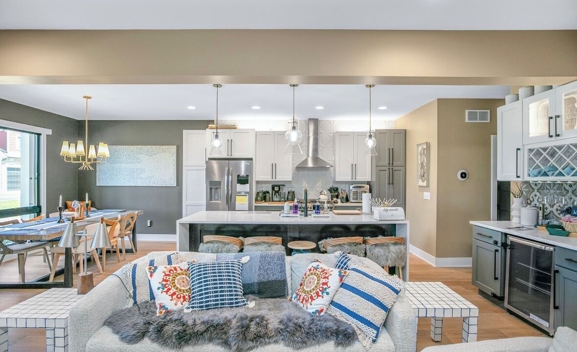 Photo of Livingroom in Wooded Estates
