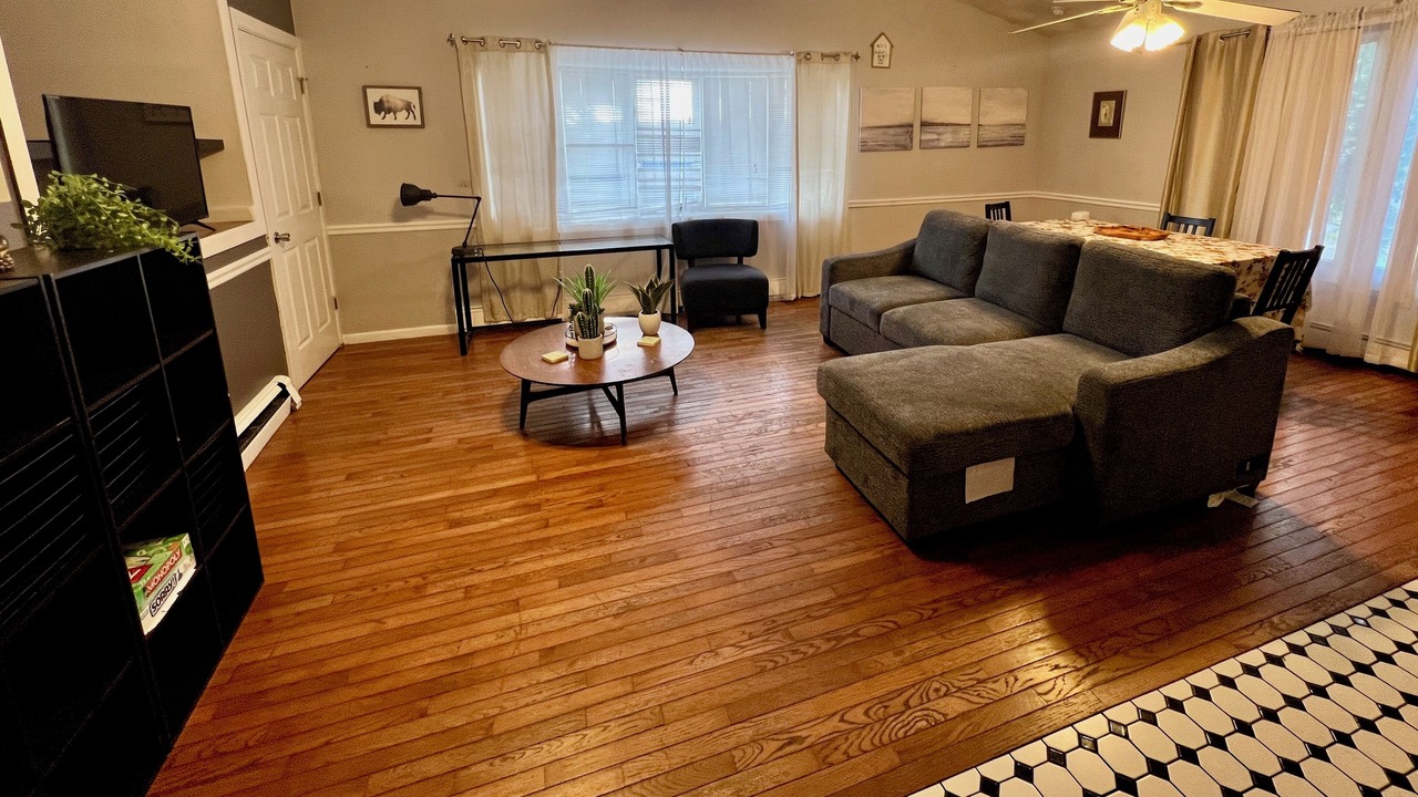 Photo of Livingroom in Ypsilanti
