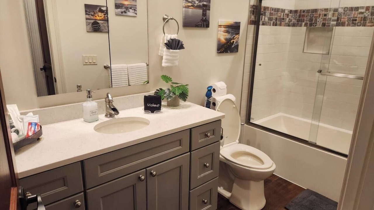 Photo of Bathroom in Niles