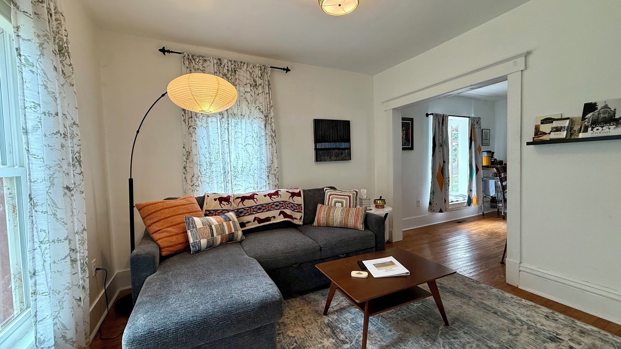 Photo of Livingroom in Kalamazoo