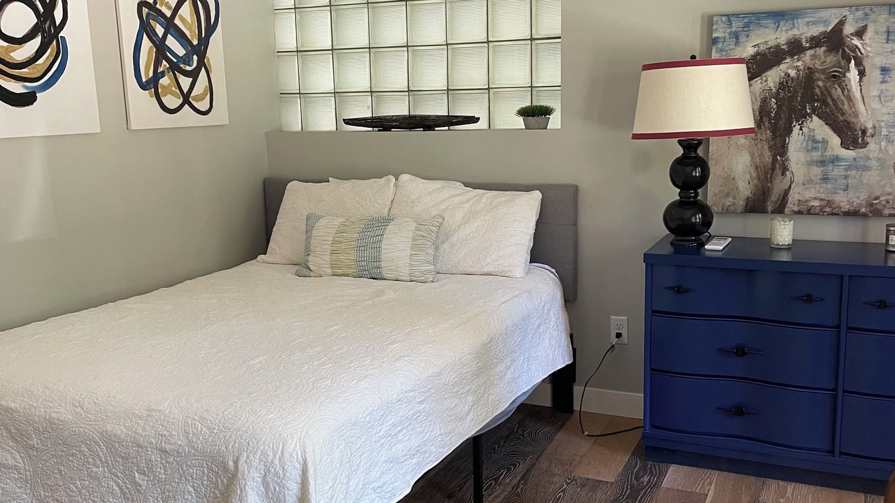 Photo of Bedroom in Battle Creek