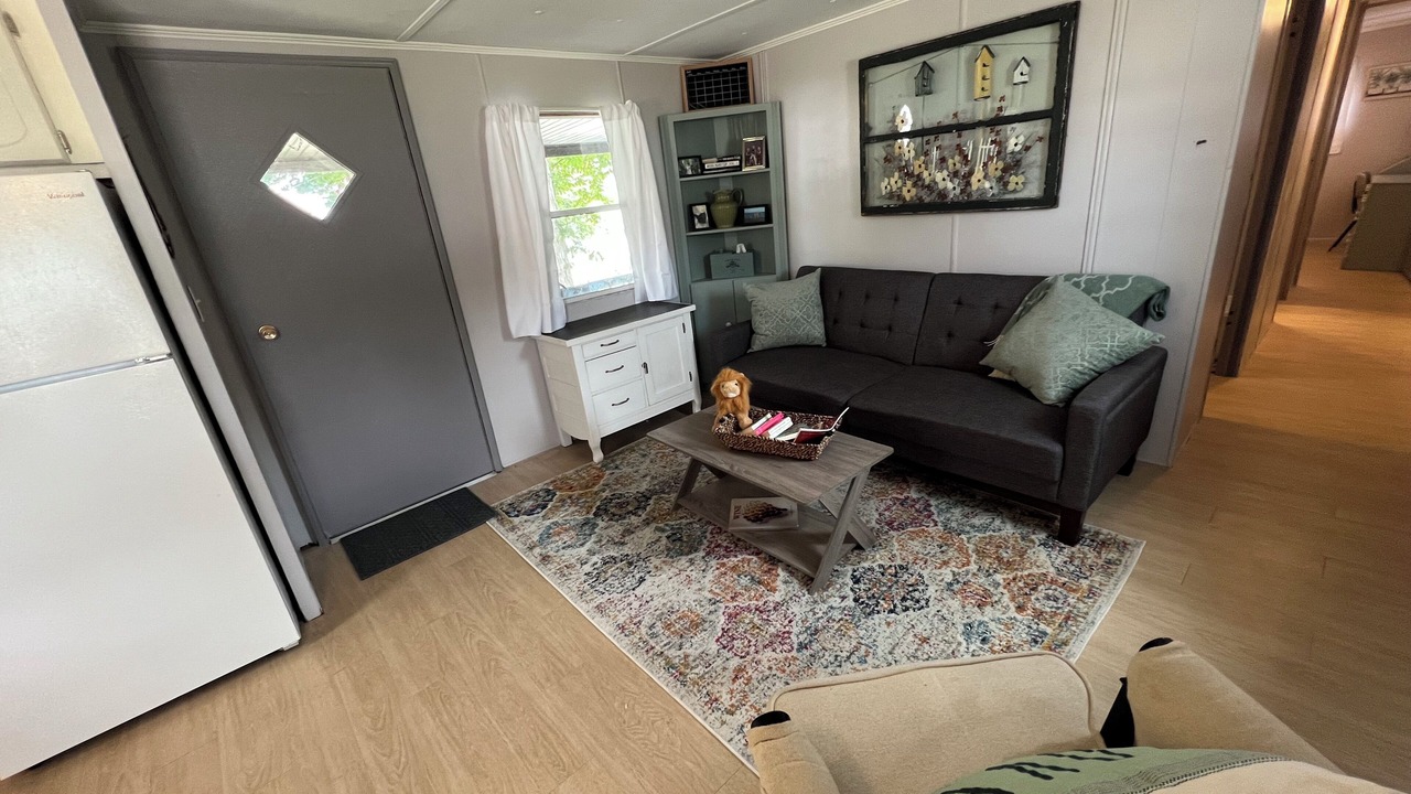 Photo of Livingroom in Laketon