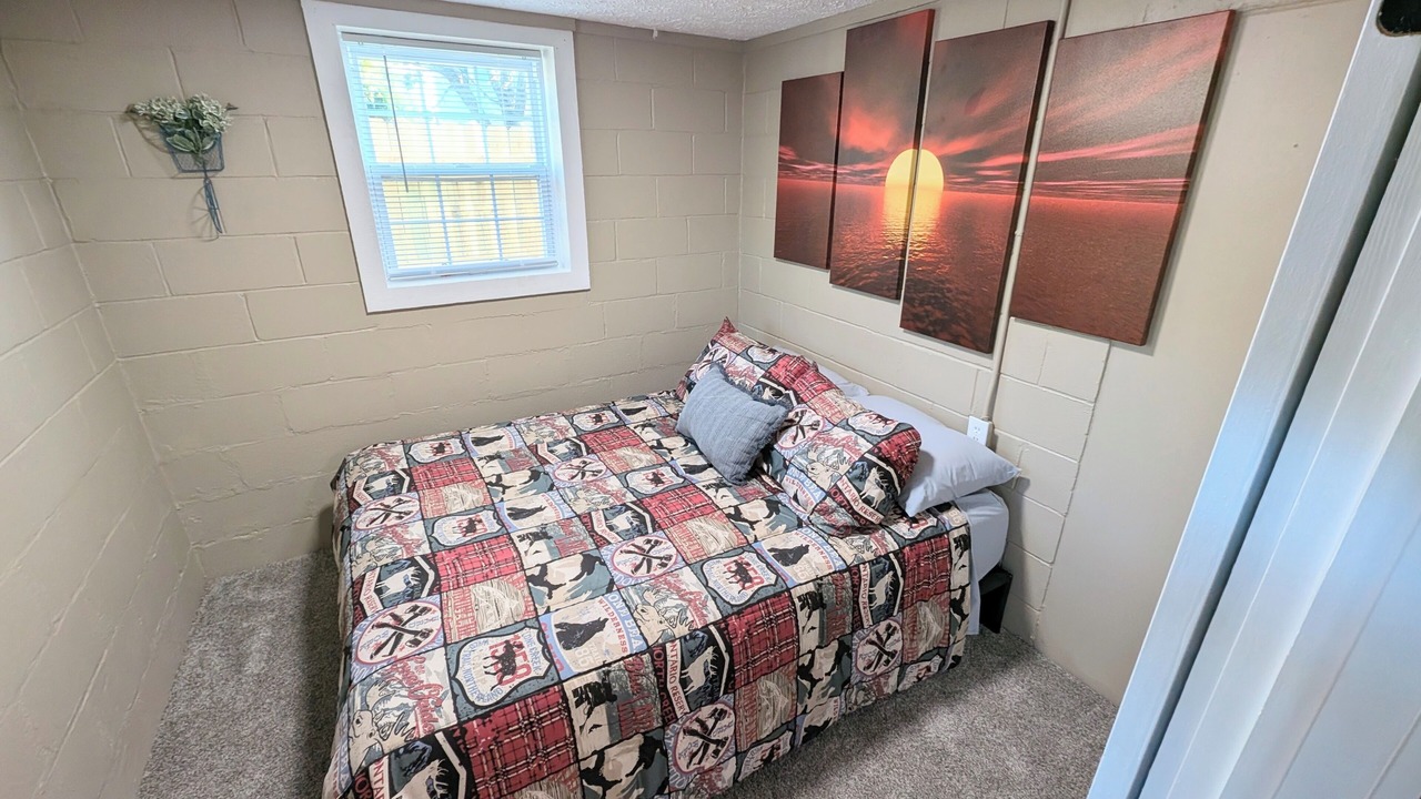 Photo of Bedroom in Cloverdale