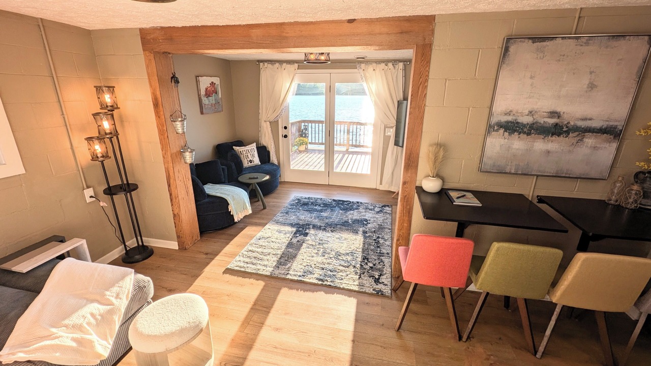 Photo of Livingroom in Cloverdale