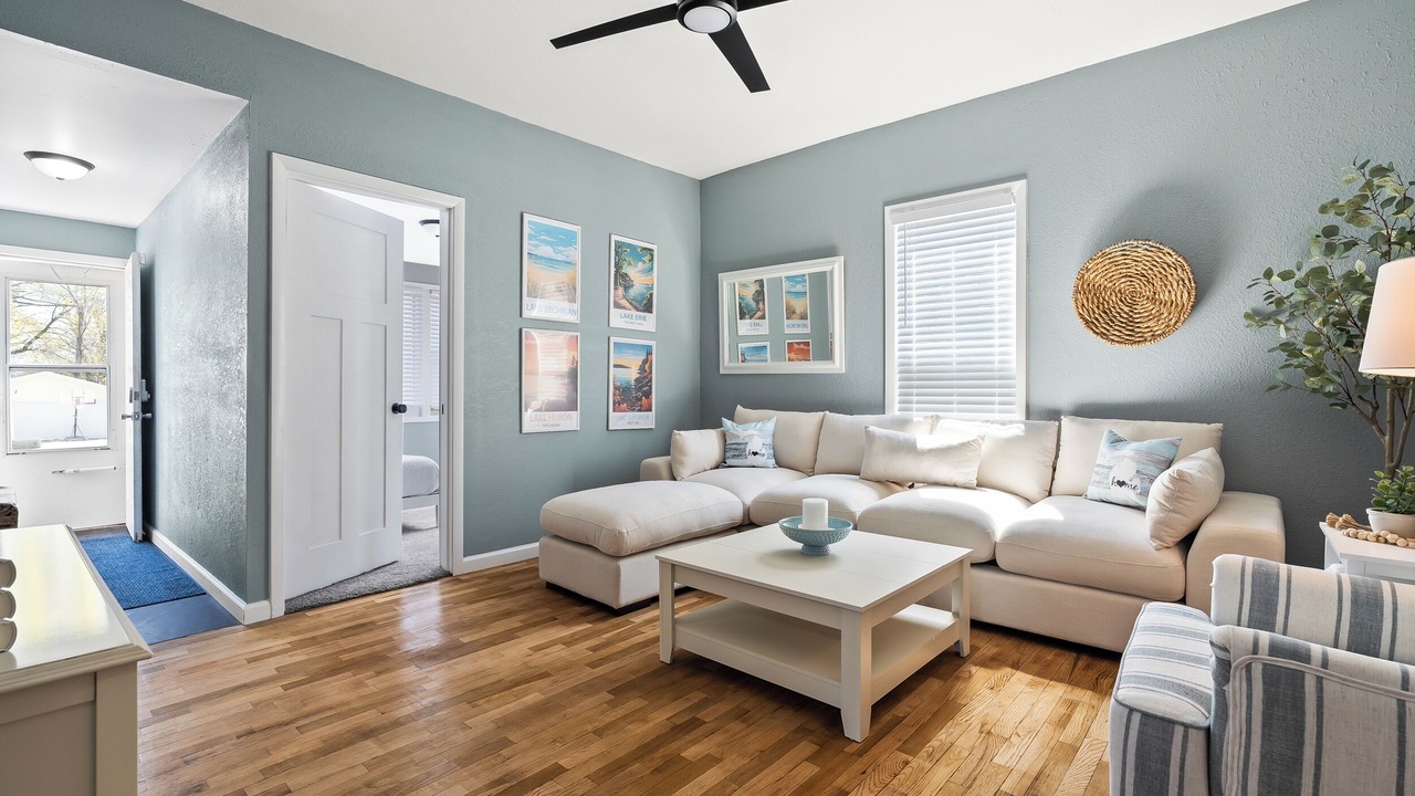 Photo of Livingroom in Battle Creek