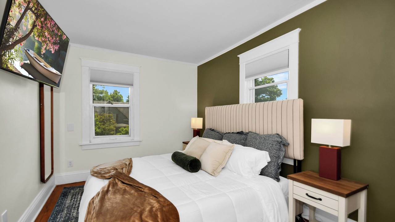 Photo of Bedroom in Northshore Triangle
