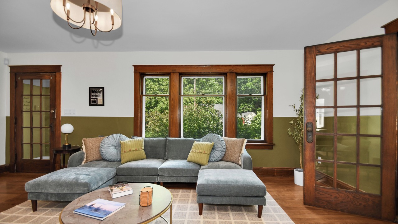 Photo of Livingroom in Northshore Triangle