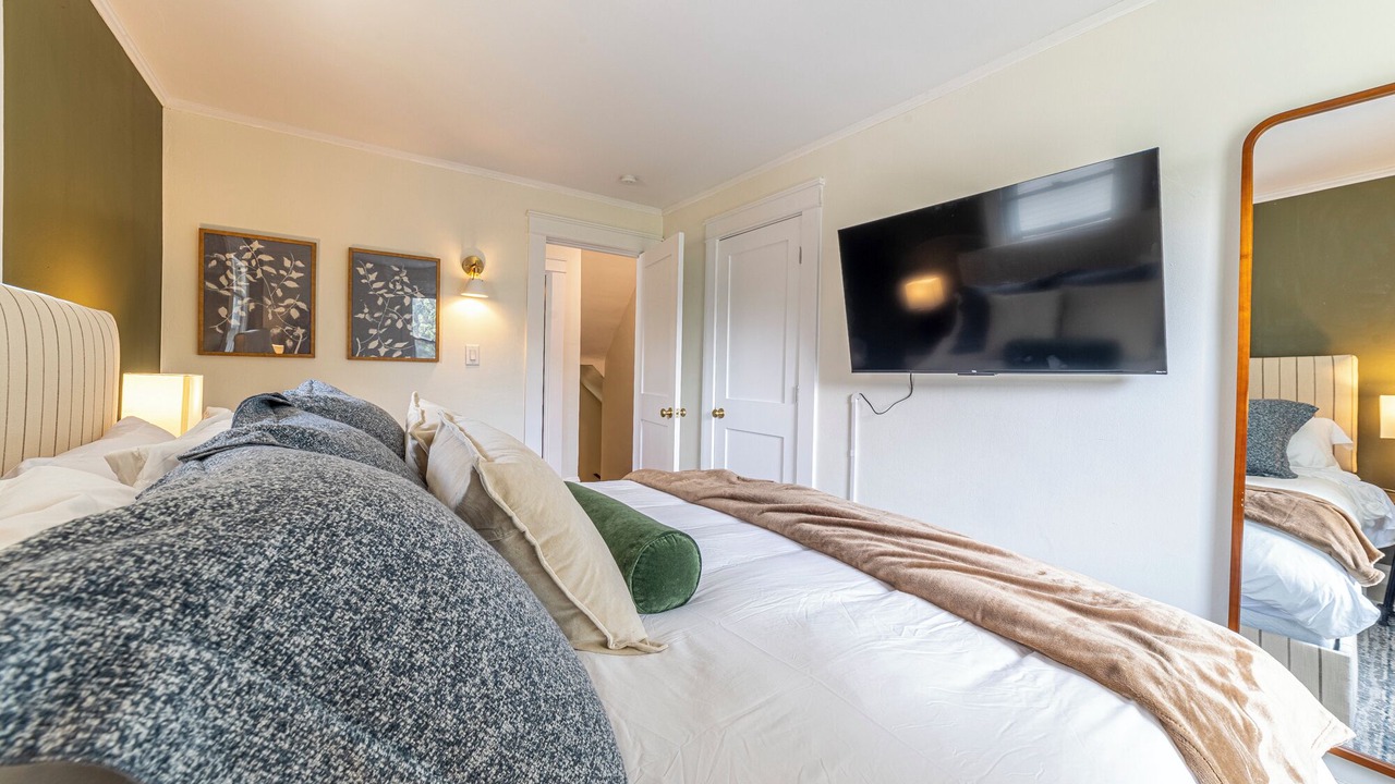 Photo of Bedroom in Northshore Triangle