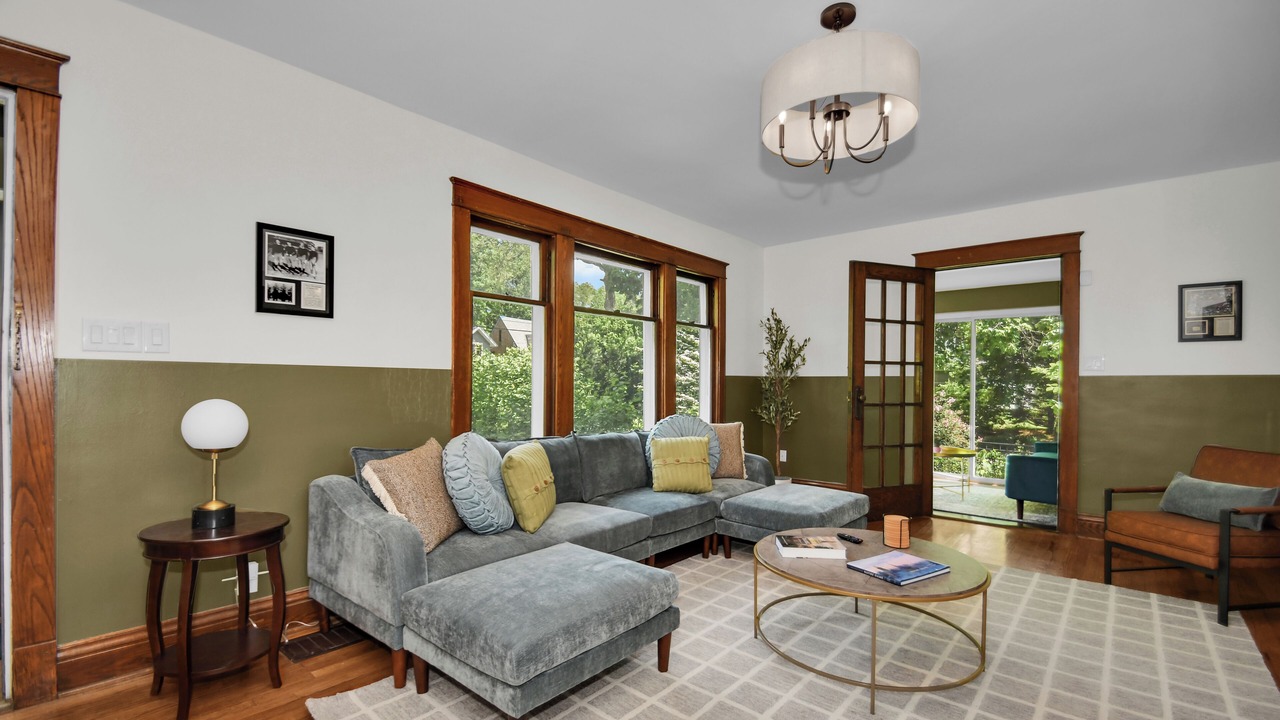 Photo of Livingroom in Northshore Triangle