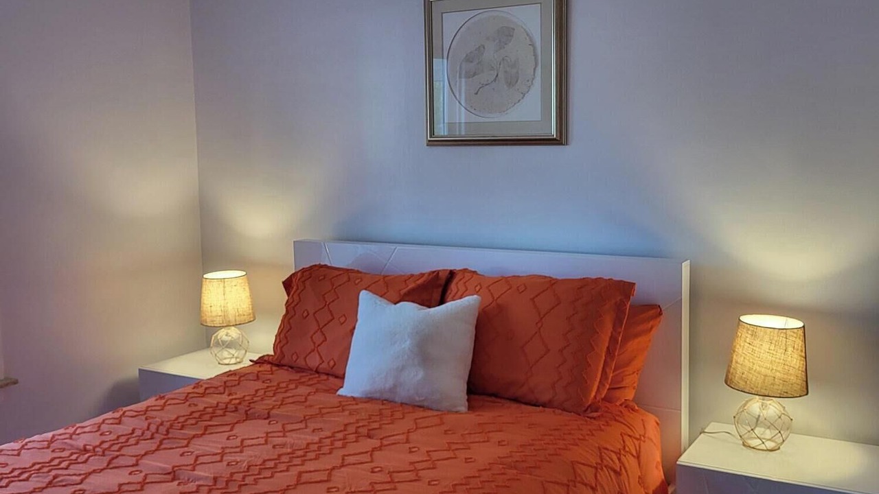 Photo of Bedroom in Lakeside