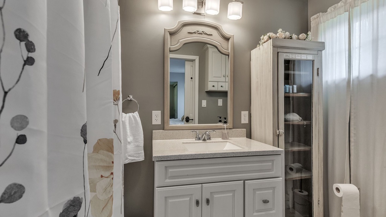 Photo of Bathroom in Lapel