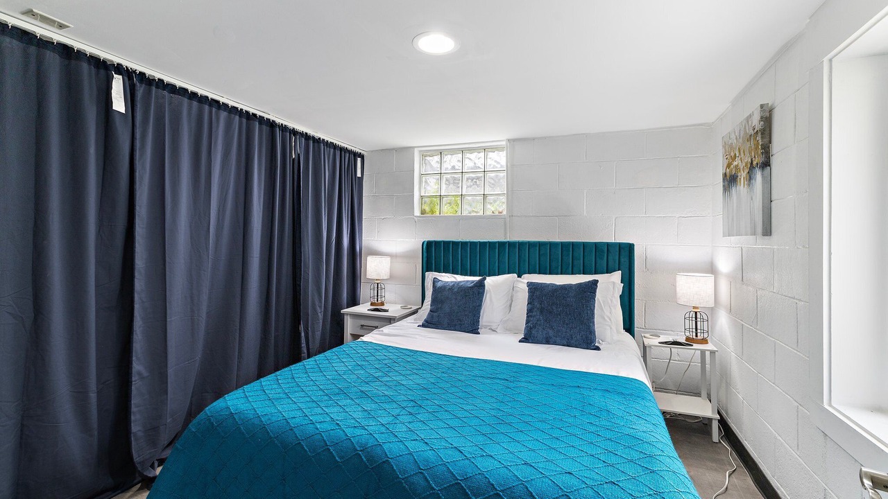 Photo of Bedroom in Speedway