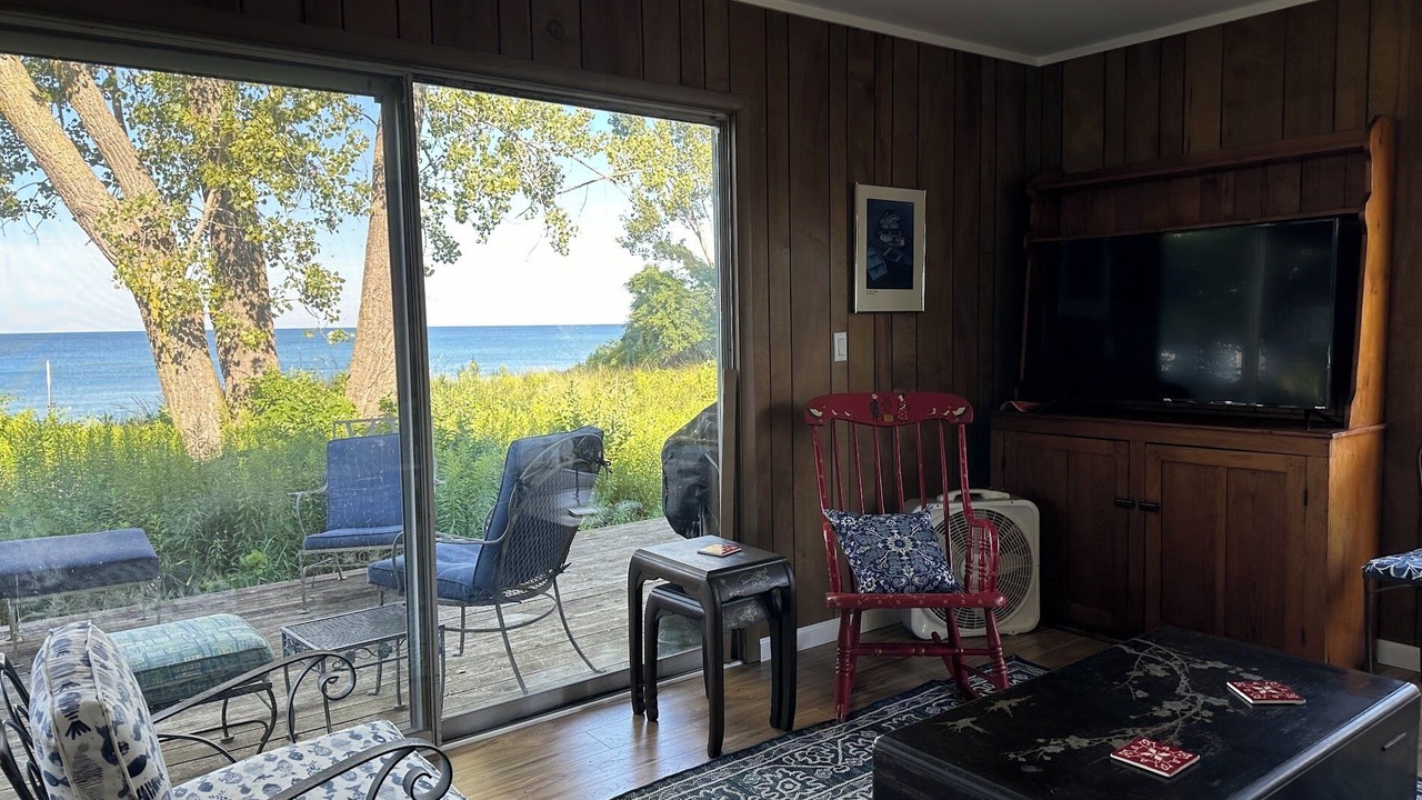 Photo of Livingroom in Whitehall