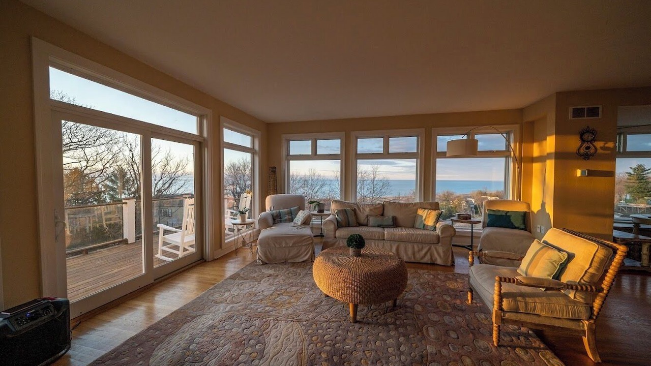 Photo of Livingroom in Michigan City