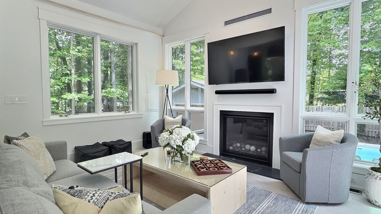 Photo of Livingroom in Shorewood-Tower Hills-Harbert