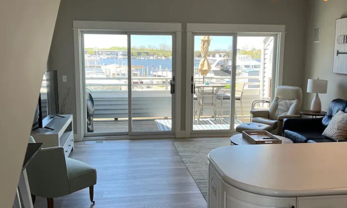 Photo of Livingroom in Spring Lake