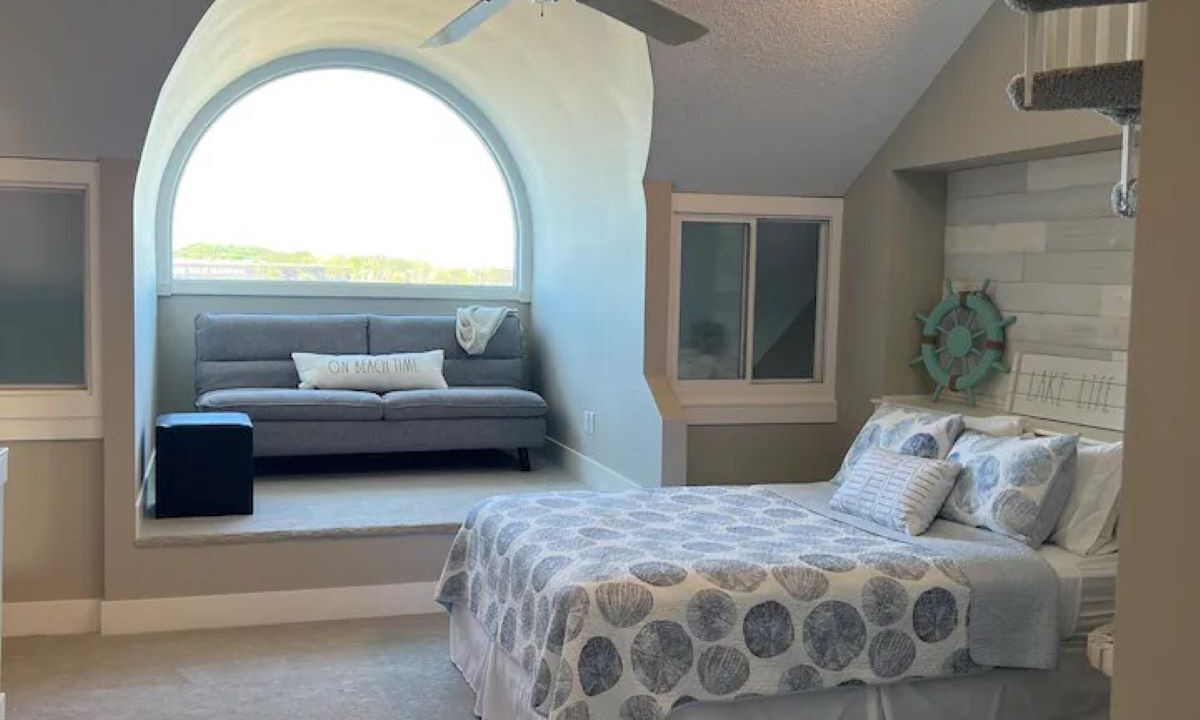 Photo of Bedroom in Spring Lake