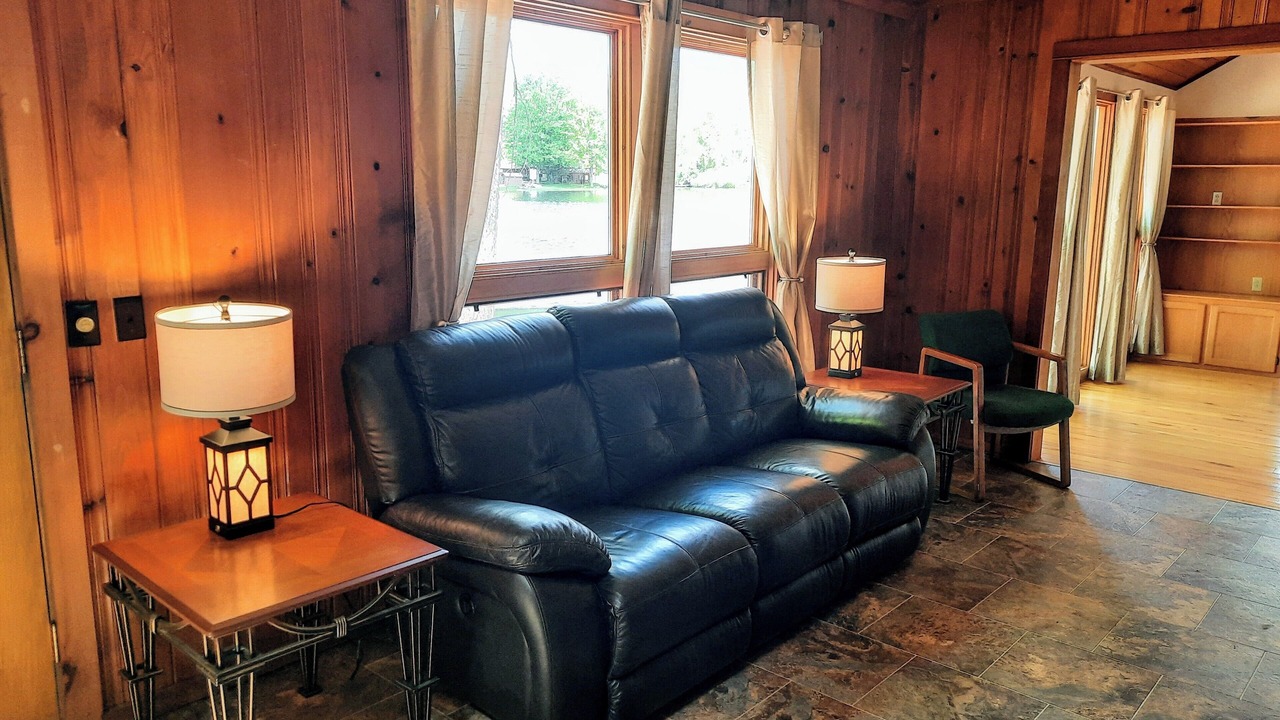Photo of Livingroom in Delton