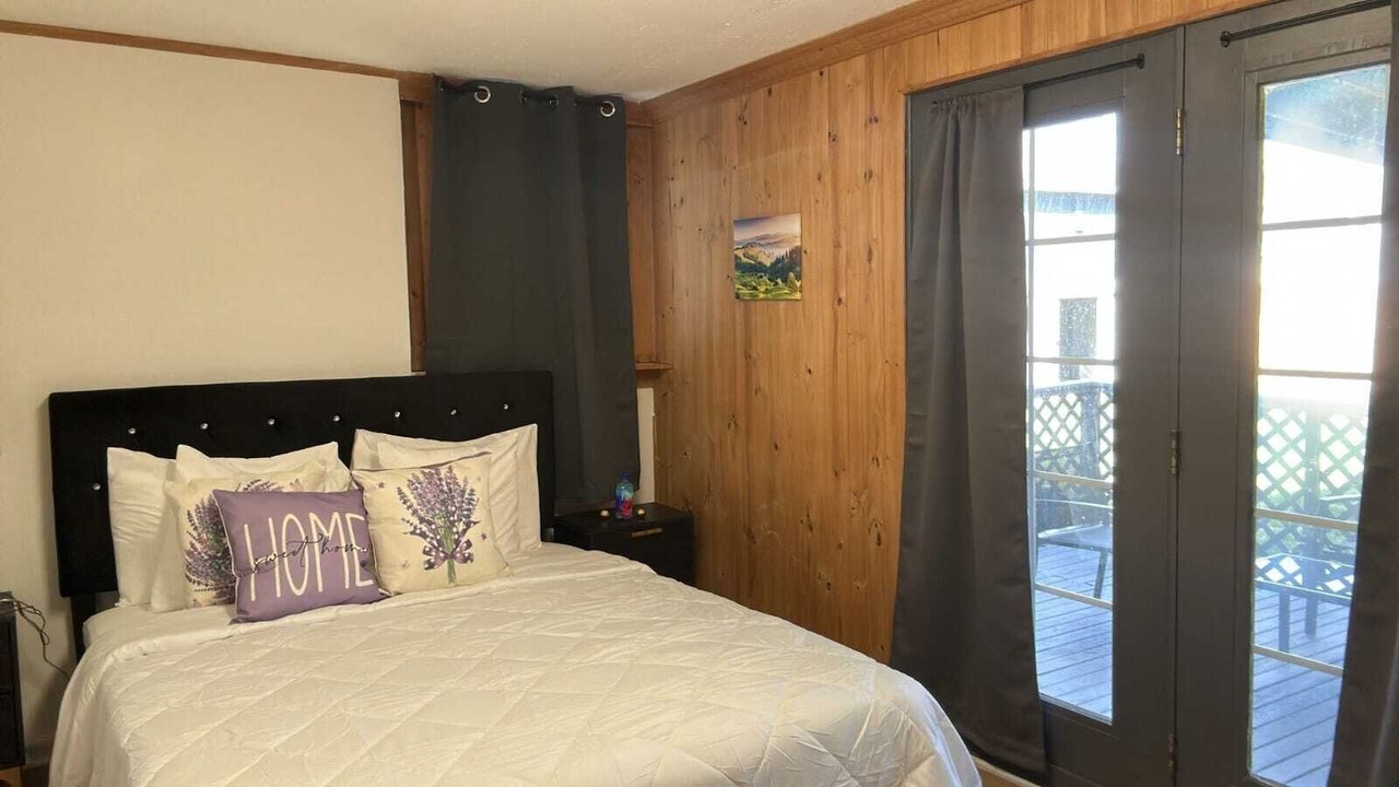 Photo of Bedroom in Greenfield