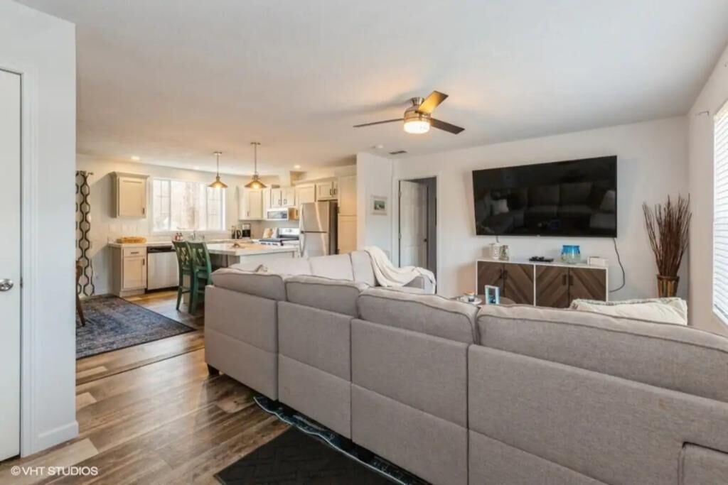 Photo of Livingroom in Shorewood-Tower Hills-Harbert