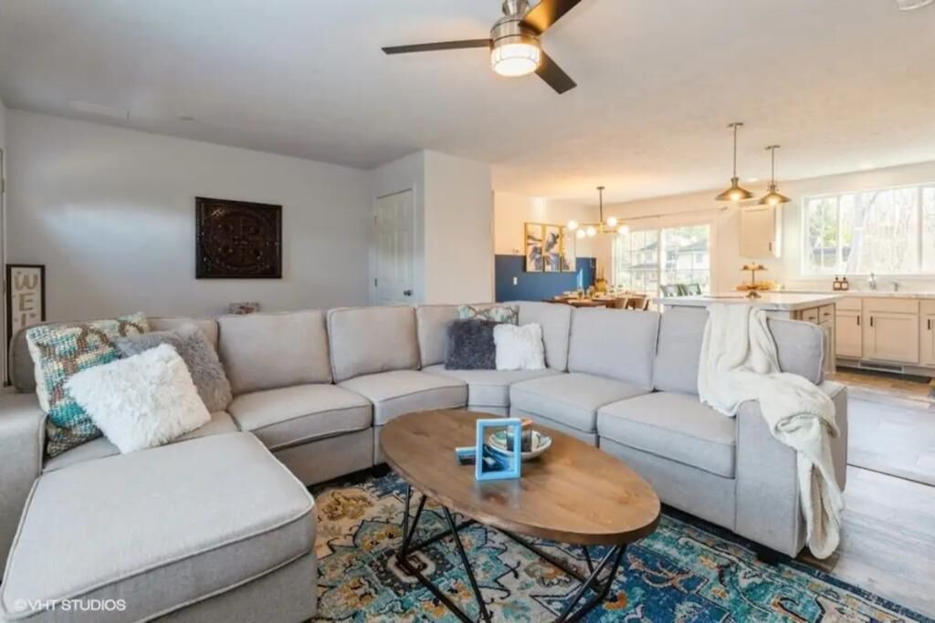 Photo of Livingroom in Shorewood-Tower Hills-Harbert