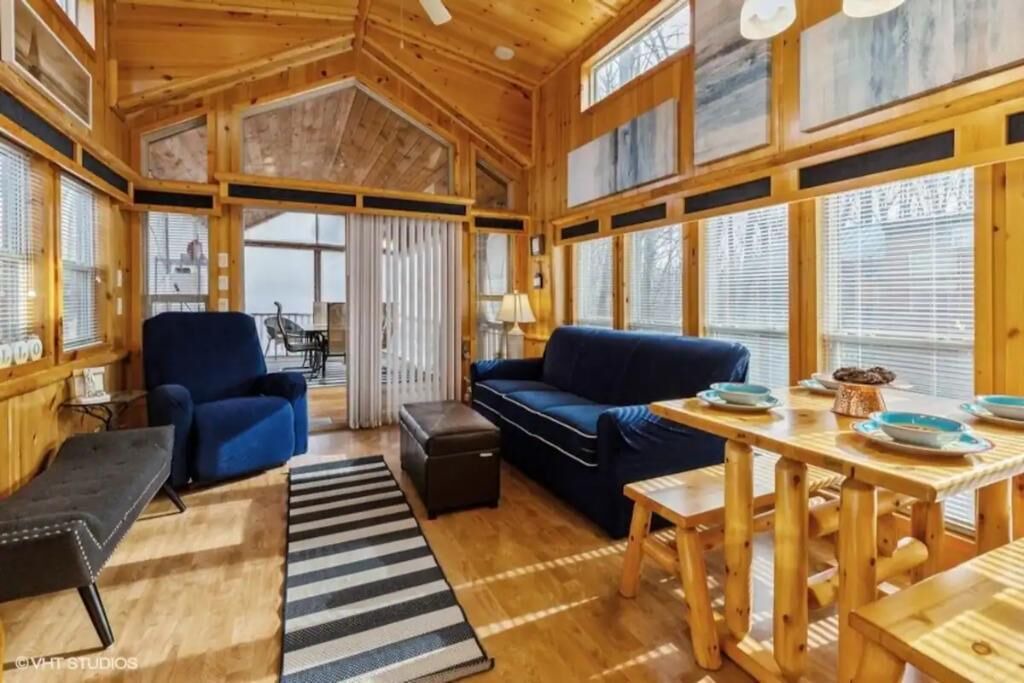 Photo of Livingroom in Three Oaks