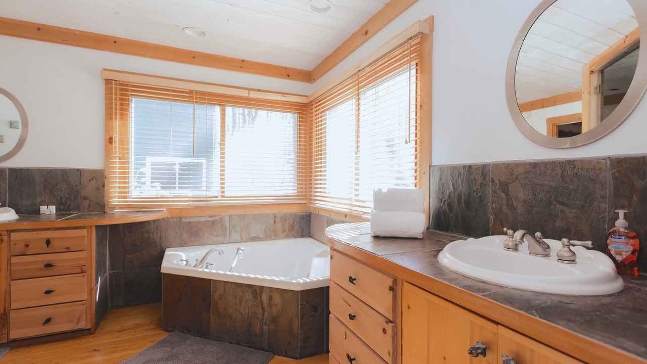 Photo of Bathroom in Lakeside