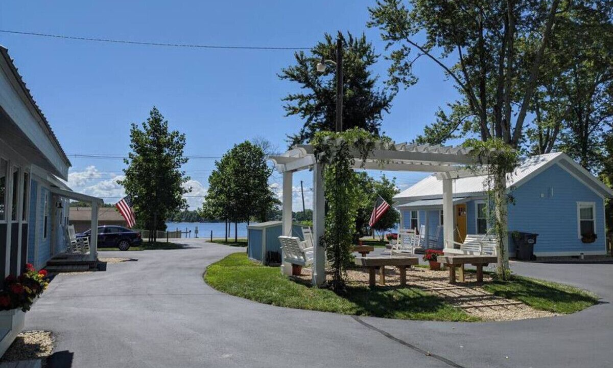 Photo of Patio Balcony in Paw Paw Lake