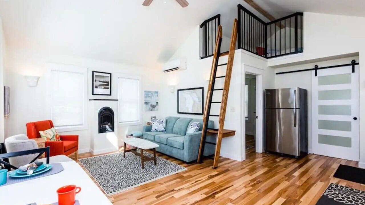 Photo of Livingroom in Paw Paw Lake